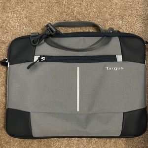 Targus 13.3 Bex II Slipcase, Gray